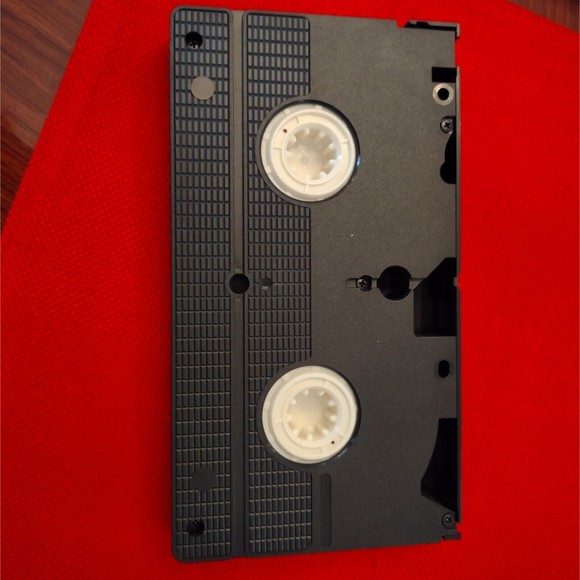 IT’S A WONDERFUL LIFE 2022 THE COMPLETE GUIDE 75th ANNIVERSARY MAGAZINE Plus VHS - Picture 14 of 15